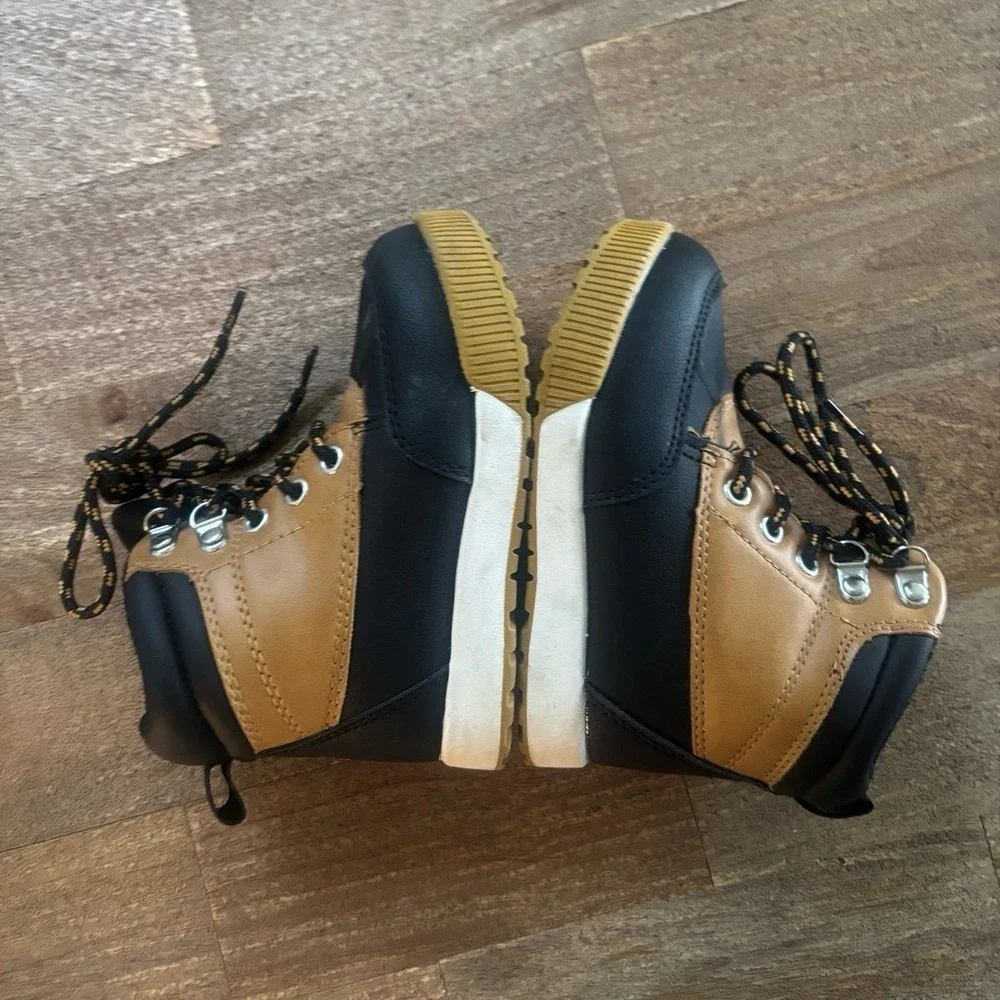 Wonder Nation Kids snow boots size‎ 8